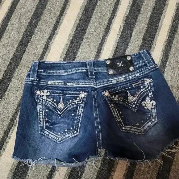 Miss Me Cutoff Bling shorts. Size 25 - Picture 3 of 8